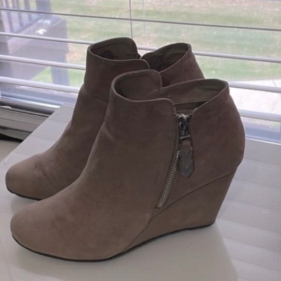 BCBG Paris Suede Taupe Wedge Bootie Size 9.5B - Picture 3 of 12